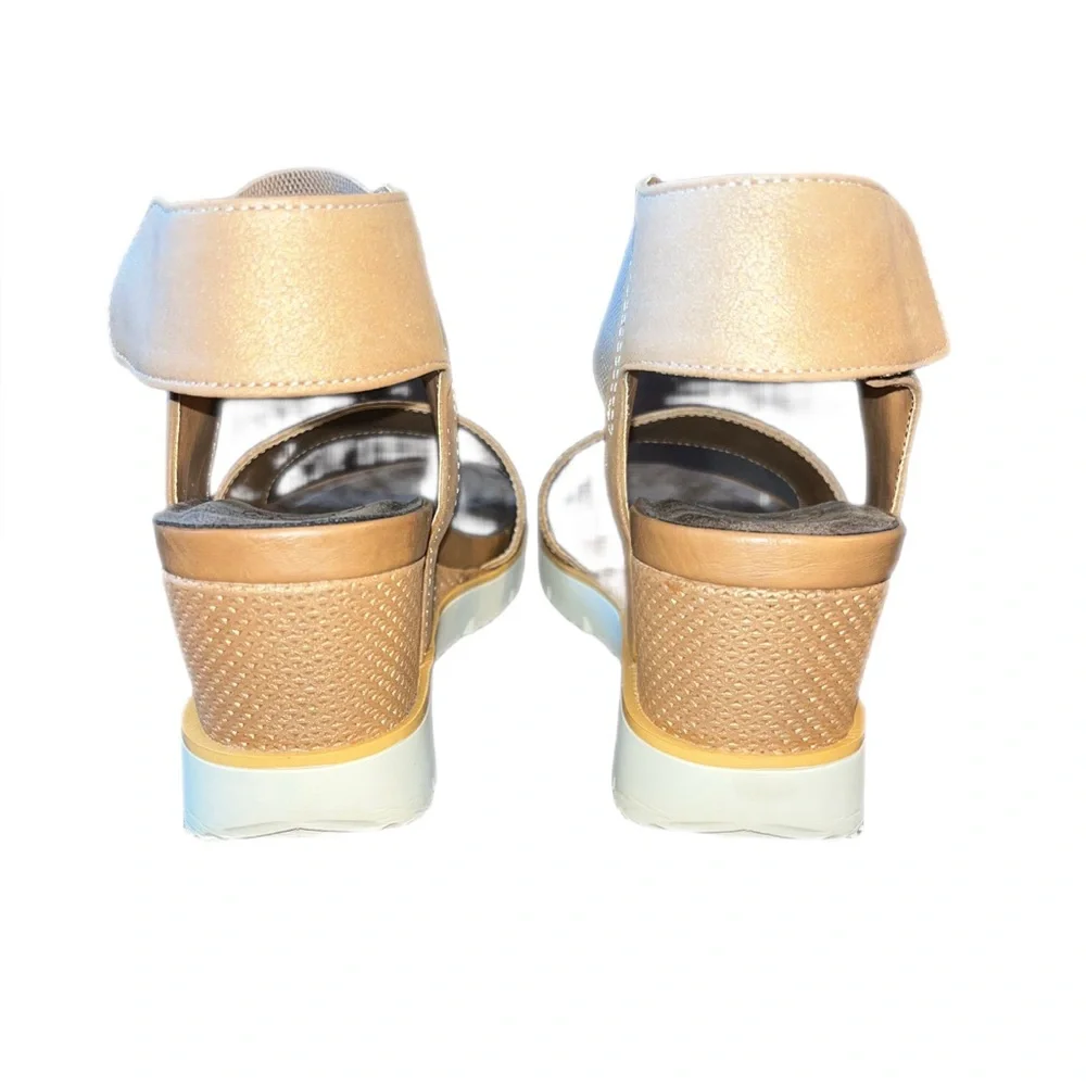 Hocus Pocus Sandals Philo Wedge size 9M